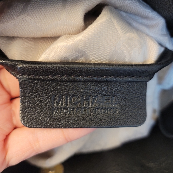 Michael Kors Hamilton Saffiano Tote Bag - Picture 5 of 11